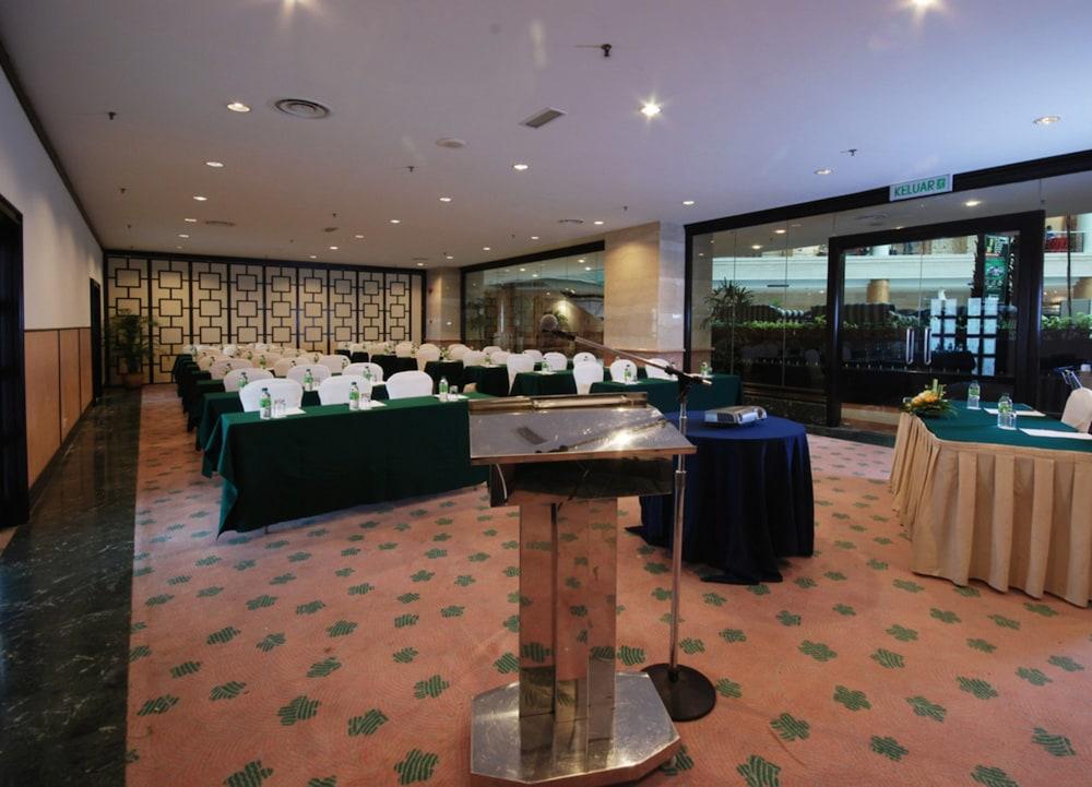 Berjaya Waterfront Hotel
