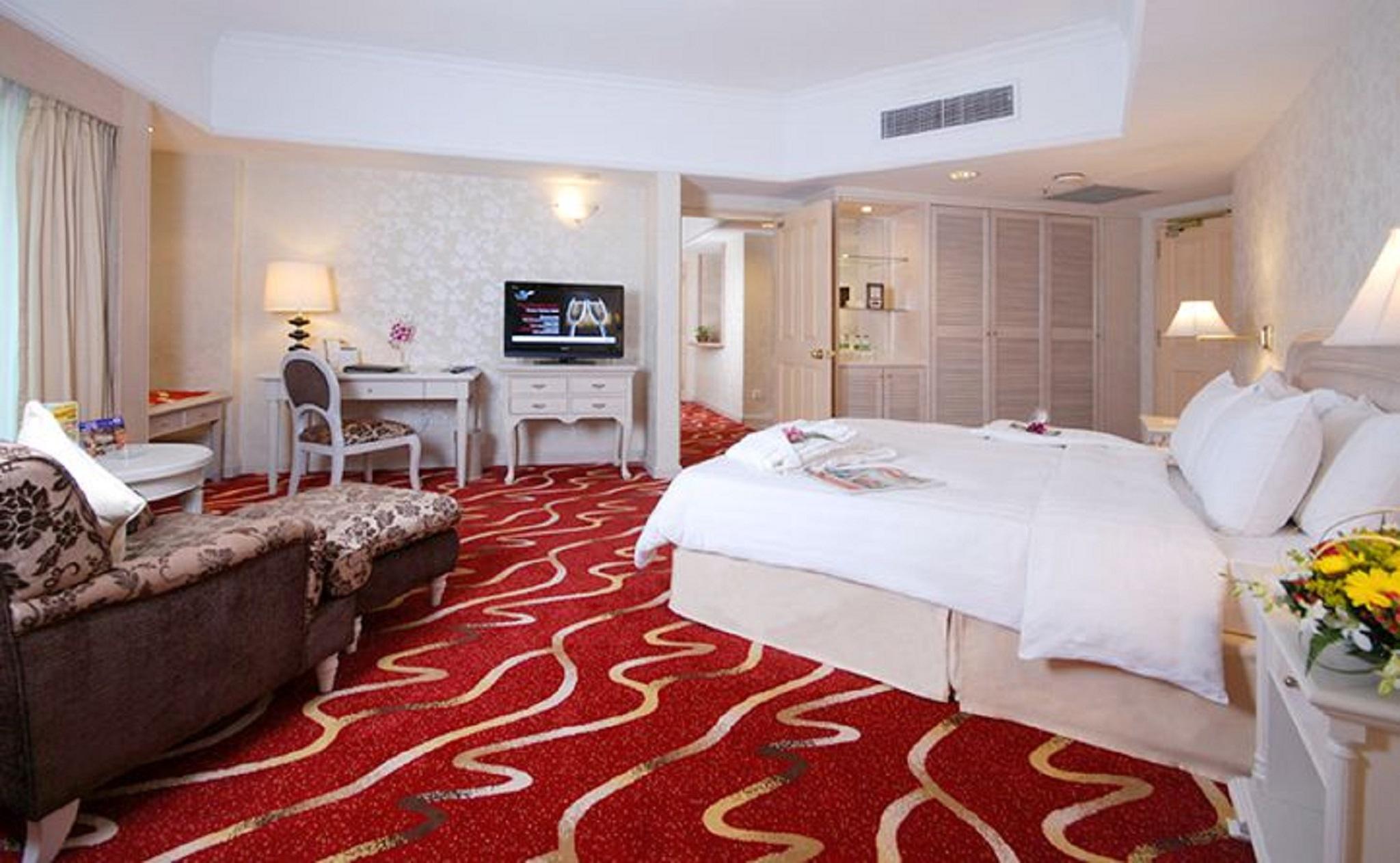 Berjaya Waterfront Hotel