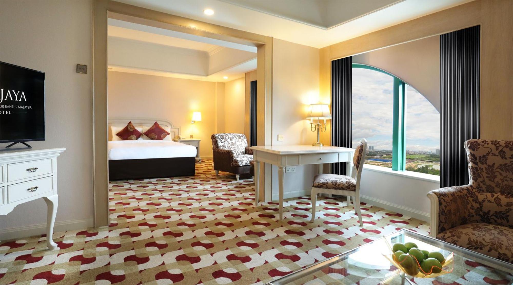 Berjaya Waterfront Hotel 4*